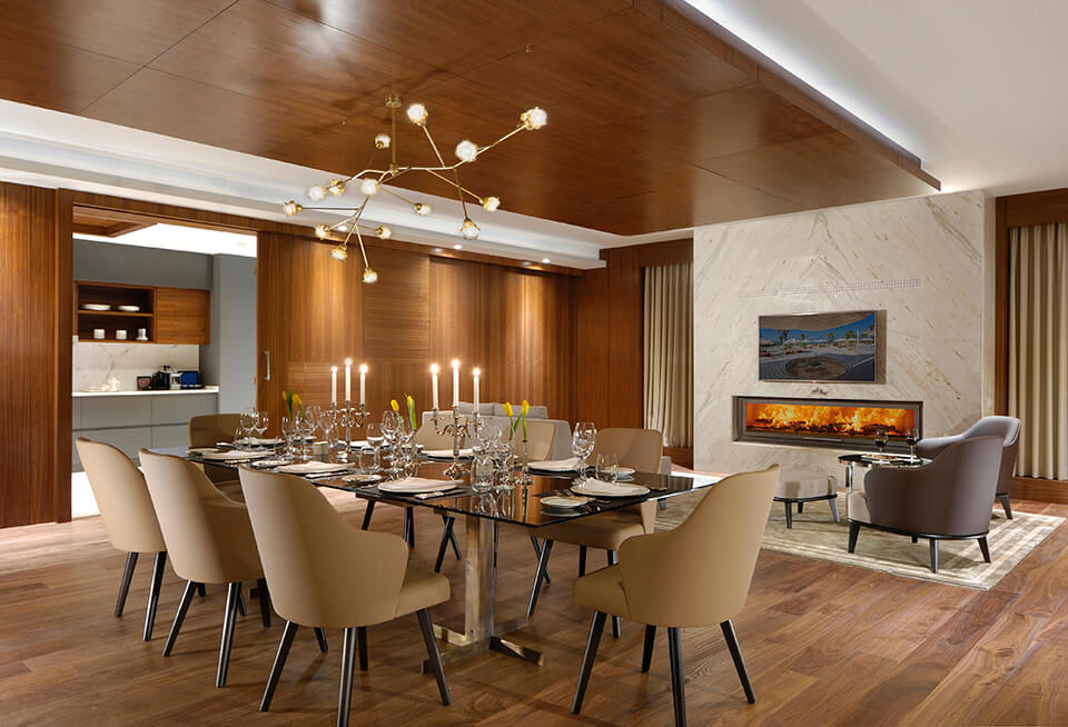 Regnumcarya King Villa Dining Area