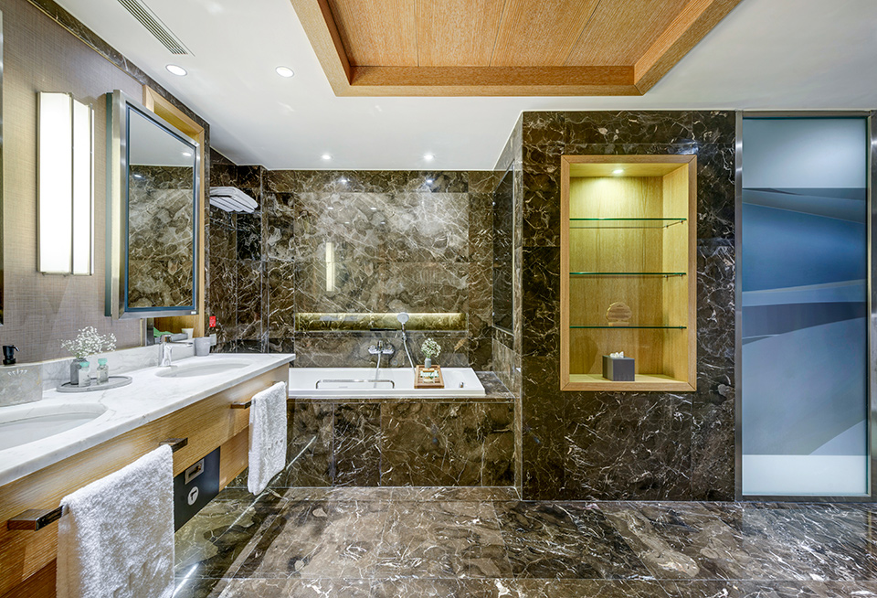 Regnumcarya Pearlpoolsuite Bathroom 07