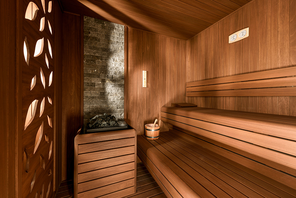 Regnum The Crown Crown Horizon Suite Master Bedroom 05