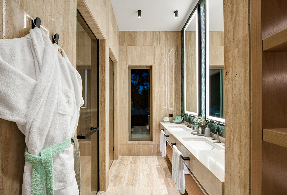 Regnumthecrown Amberlagoonvilla Bathroom Slider 6