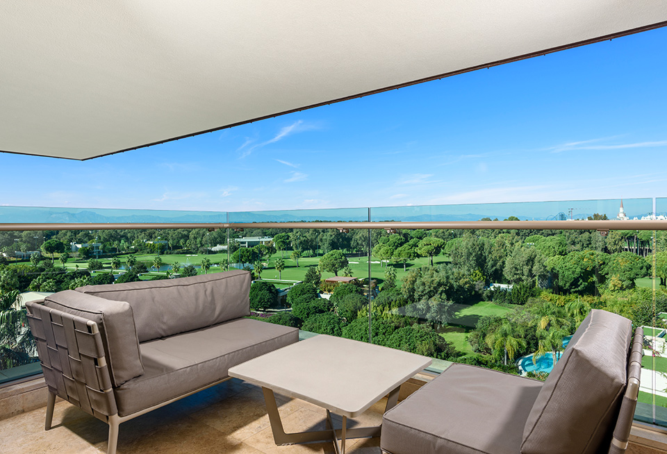 Regnumcarya Jaderoom Landview Balcony 06