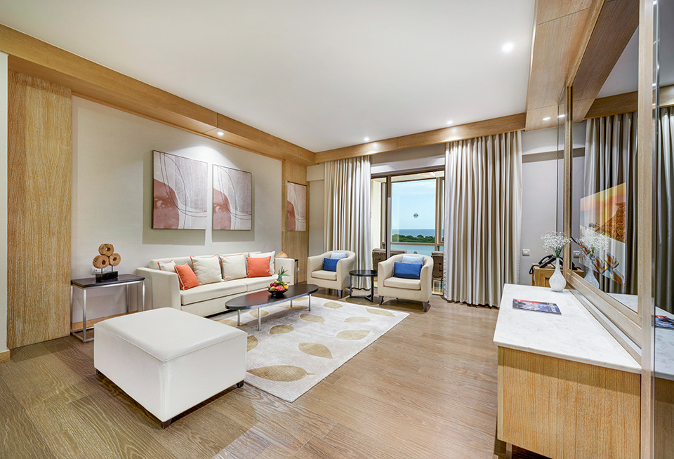 Regnumcarya Jadesuite Livingroom 03
